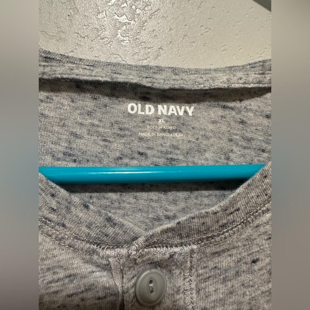 Old Navy Heathered Gray Henley Top - Picture 3 of 4